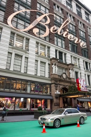 interior-macys90th2