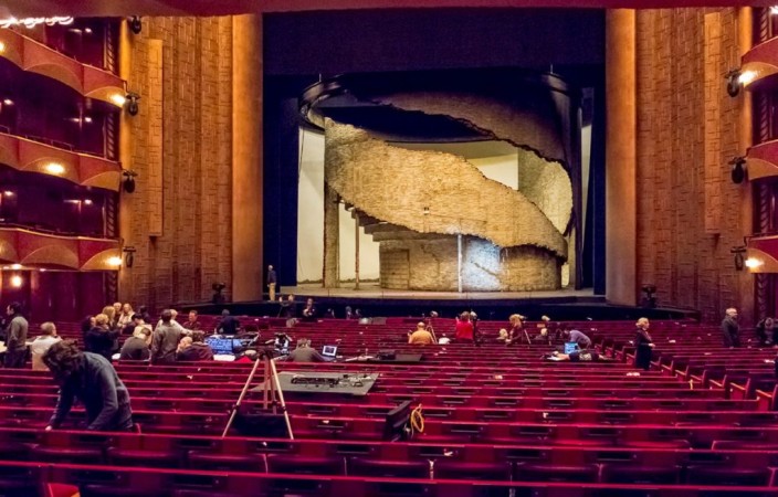 interior-metopera-carmenrehersal-3